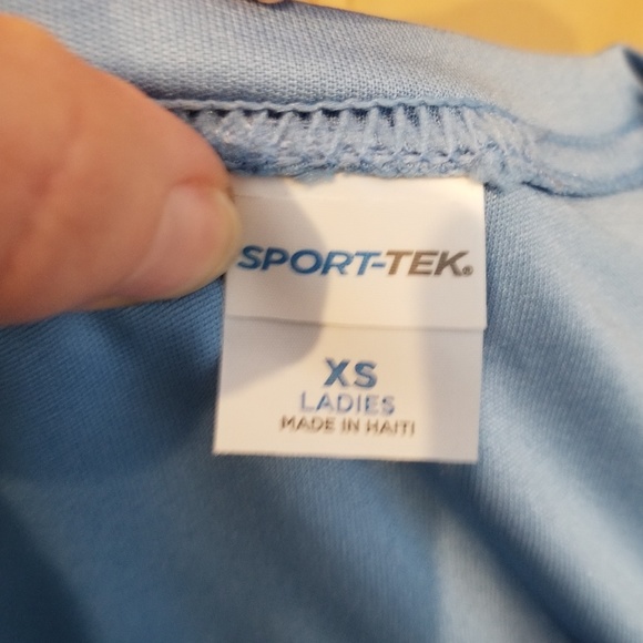 Blue Glass Slipper running crew neck NWT - Picture 3 of 3